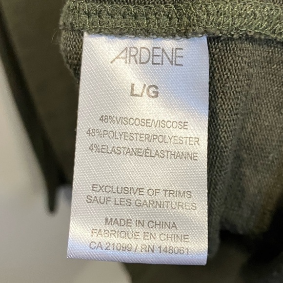 🌸 3/$20 Ardene green long sleeve - Picture 4 of 6